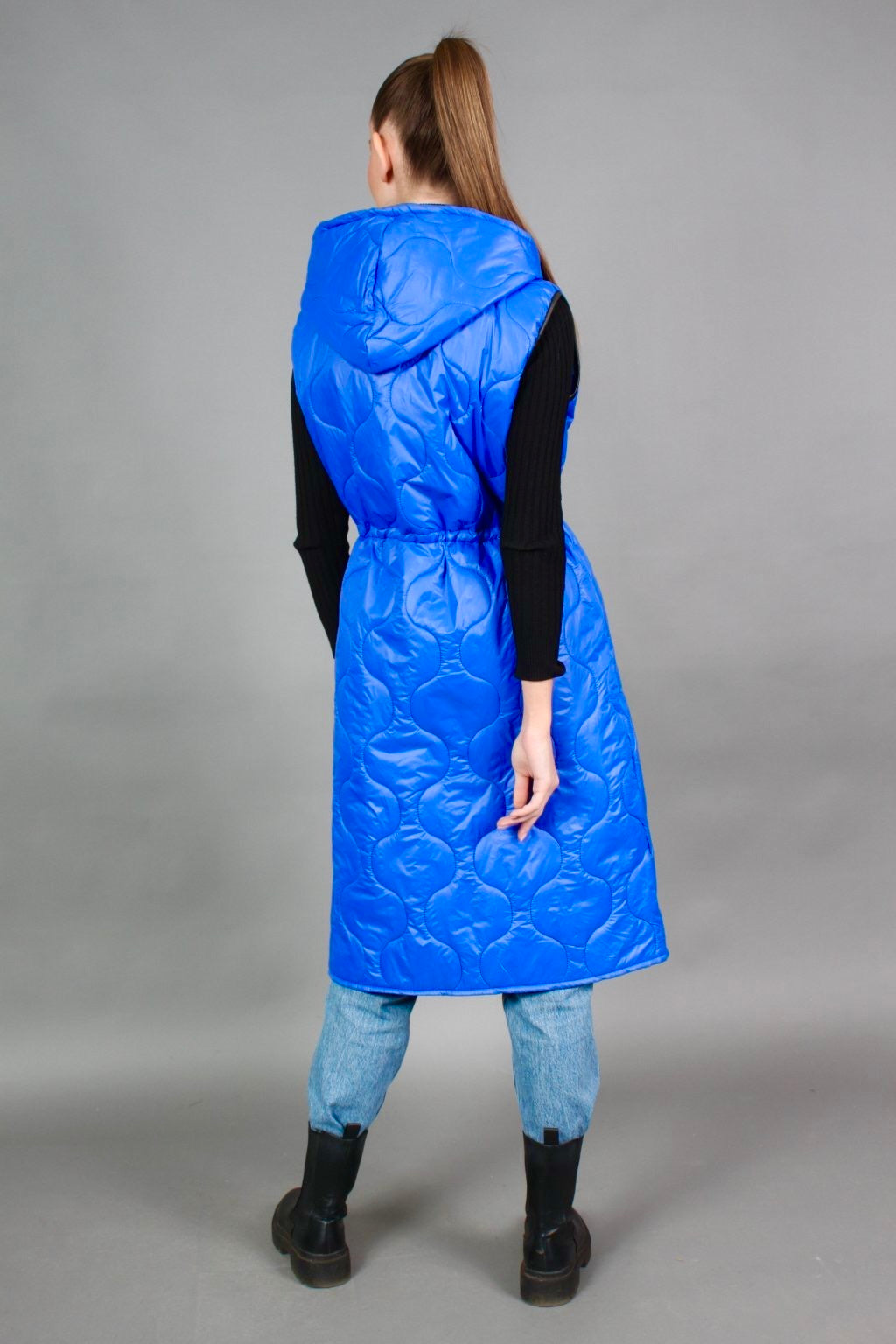 GILET WITH A HOOD