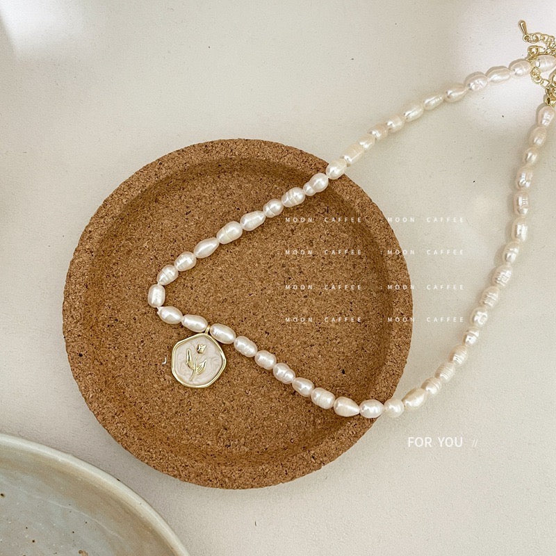 ROSE COIN PEARL PENDANT