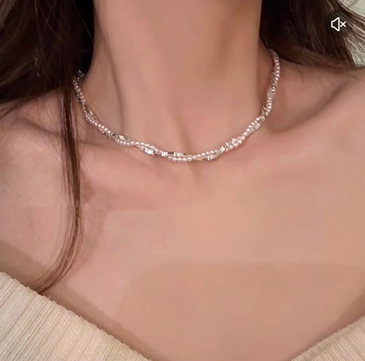 DOUBLE NECKLCE