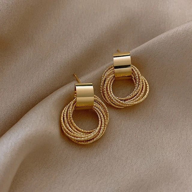 MULTI-LAYER HOOPS